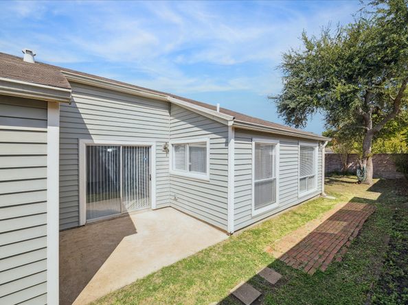 9330 Danforth Way, Houston TX 77083