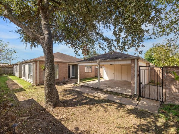 9330 Danforth Way, Houston TX 77083
