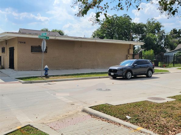 7846 Dayton Street, Houston TX 77012