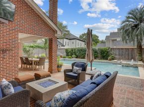 62 Pipers Walk, Sugar Land TX 77479