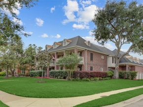 62 Pipers Walk, Sugar Land TX 77479