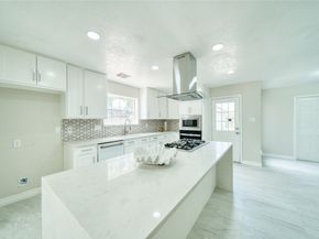 619 Green Belt Drive, Sugar Land TX 77498