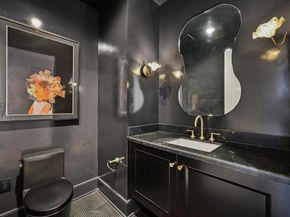2325 Welch Street 704, Houston TX 77019