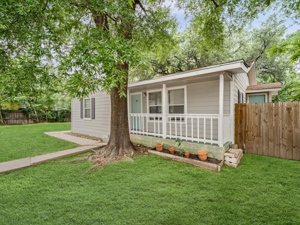 623 S 1st Street, Conroe TX 77301