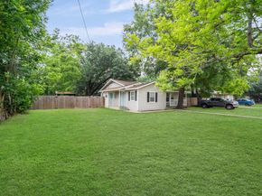 623 S 1st Street, Conroe TX 77301