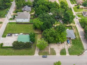 623 S 1st Street, Conroe TX 77301