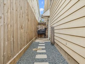 1624 W 25th Street B, Houston TX 77008