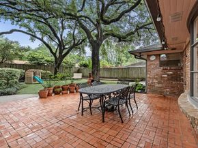 5350 Dumfries Drive, Houston TX 77096