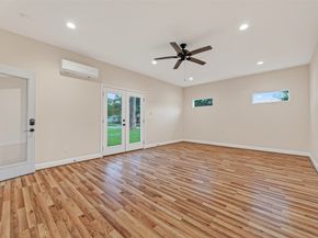 5638 Sanford Road, Houston TX 77096