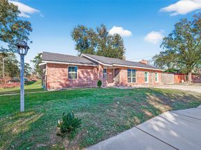 10502 Hollyglen Drive, Houston TX 77016