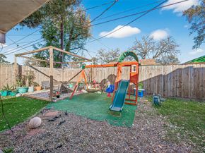 10502 Hollyglen Drive, Houston TX 77016