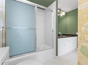 15 Greenway Plaza 11A, Houston TX 77046