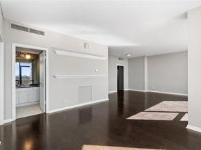 15 Greenway Plaza 11A, Houston TX 77046