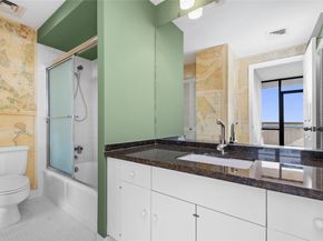 15 Greenway Plaza 11A, Houston TX 77046