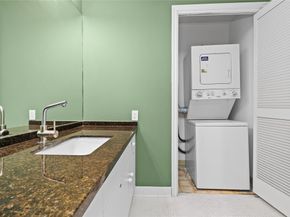 15 Greenway Plaza 11A, Houston TX 77046