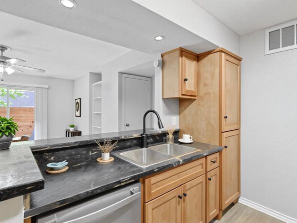 12955 Woodforest Boulevard 19, Houston TX 77015