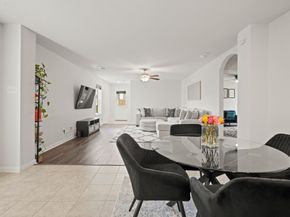 6214 El Topacio Dr, Houston TX 77048