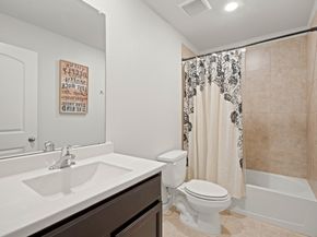 6214 El Topacio Dr, Houston TX 77048