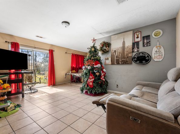 7726 Boggess Road, Houston TX 77016