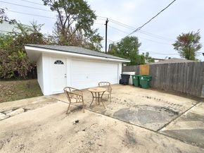 1415 Mapleton Drive, Houston TX 77043