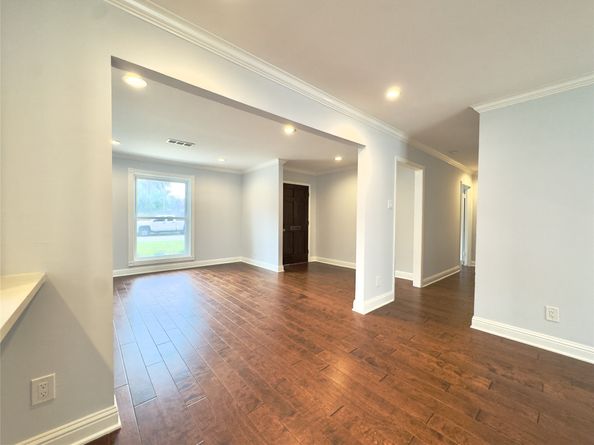 1415 Mapleton Drive, Houston TX 77043