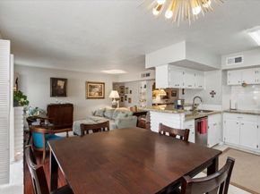 2101 Fountain View Drive 62, Houston TX 77057
