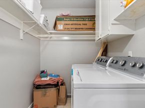 2101 Fountain View Drive 62, Houston TX 77057