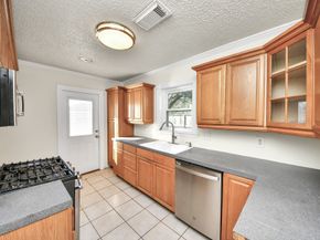 516 Eleanor Street, Houston TX 77009