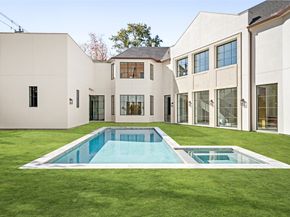 2331 Drexel Circle, Houston TX 77027