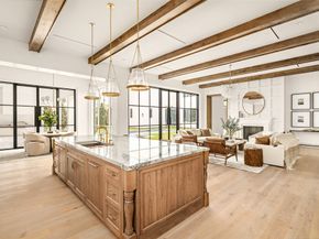 2331 Drexel Circle, Houston TX 77027