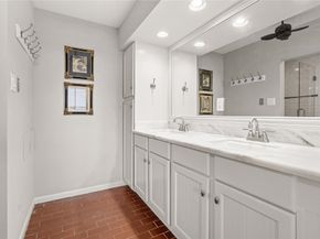 5150 Hidalgo Street 1702, Houston TX 77056