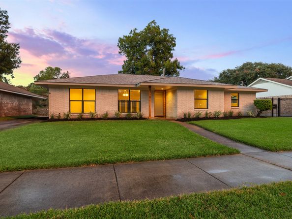 6110 Yarwell Drive, Houston TX 77096