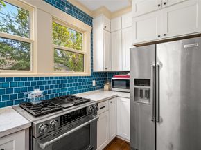 4502 Stanford Street, Houston TX 77006