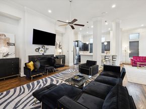 5820 Darling Street, Houston TX 77007