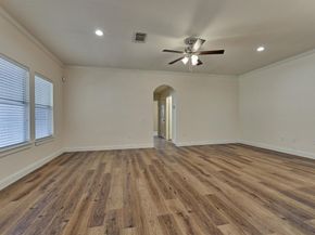 6 Windsor Bridge Drive, Conroe TX 77384