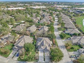6 Windsor Bridge Drive, Conroe TX 77384