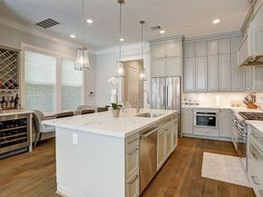 420 W 18th Street, Houston TX 77008