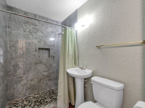 30 Wellford Street, Houston TX 77022