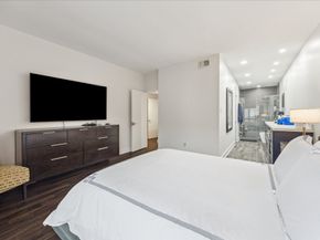 2100 Tanglewilde Street 373, Houston TX 77063