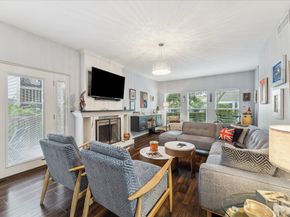 2100 Tanglewilde Street 373, Houston TX 77063