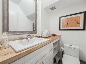 2100 Tanglewilde Street 373, Houston TX 77063