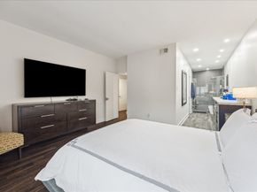 2100 Tanglewilde Street 373, Houston TX 77063