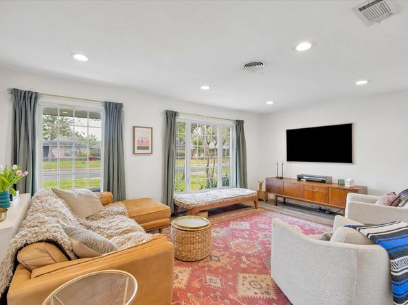 5401 De Milo Drive, Houston TX 77092