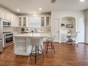 14 N Flickering Sun Circle, The Woodlands TX 77382