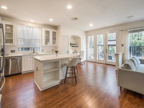 14 N Flickering Sun Circle, The Woodlands TX 77382