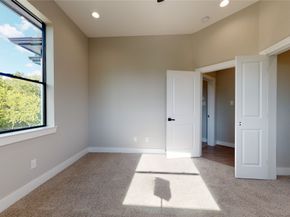 806 E 39th Street A, Houston TX 77022