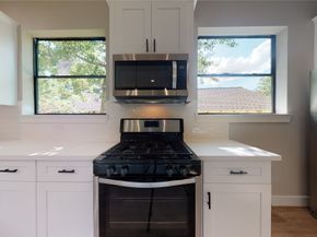 806 E 39th Street A, Houston TX 77022