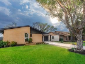 5826 Flamingo Drive, Houston TX 77033