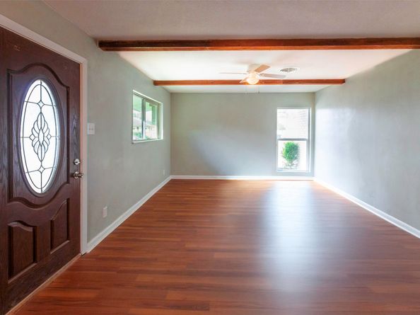 5826 Flamingo Drive, Houston TX 77033