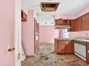 9606 Pagewood Lane, Houston TX 77063